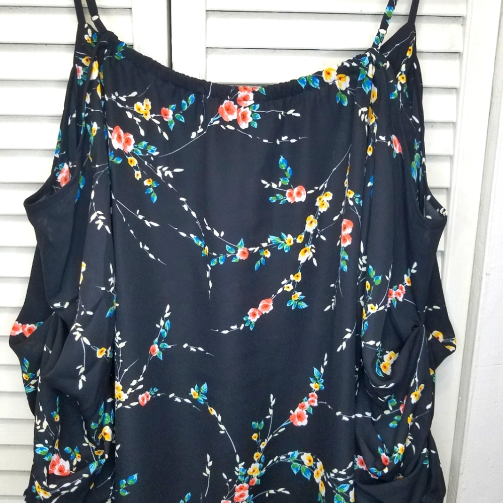 Large  black  cold shoulder  top